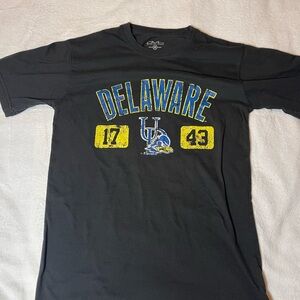 University of Delaware Black Graphic Tee M